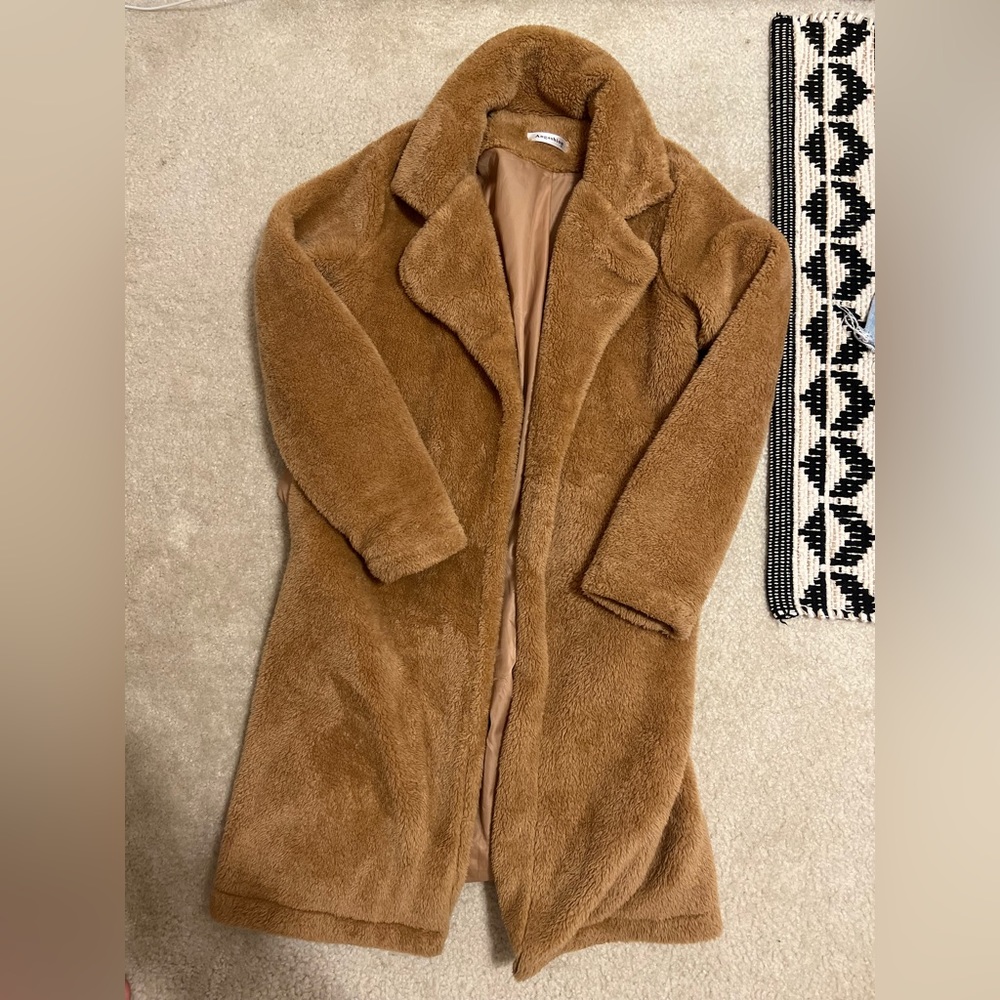 NEW women’s long fur coat!! Super soft and great for winter.
